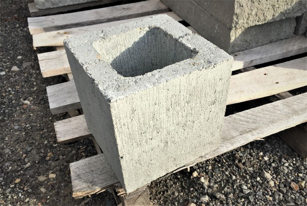 Pustak betonowy połówka PBK19/19